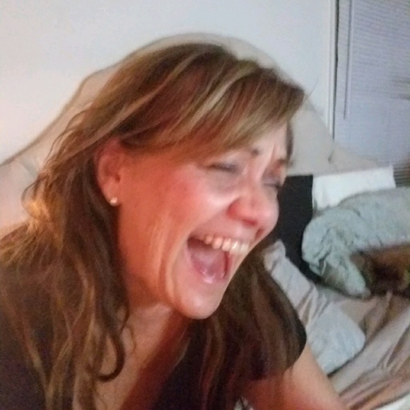 Meet your Posher, Melanie - Picture 1 of 3